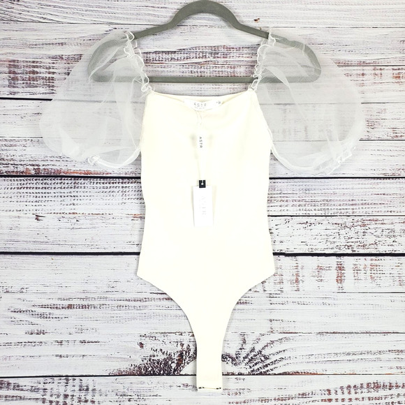 Astr the Label Ivory Sheer Puff Sleeve Bodysuit S Parisian French Girl Basic NWT - Picture 2 of 12